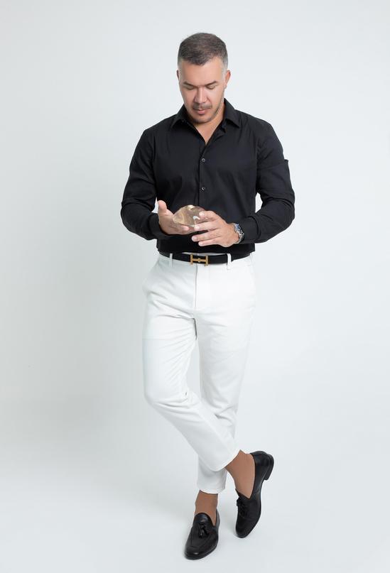 Dr. Roberto Martínez